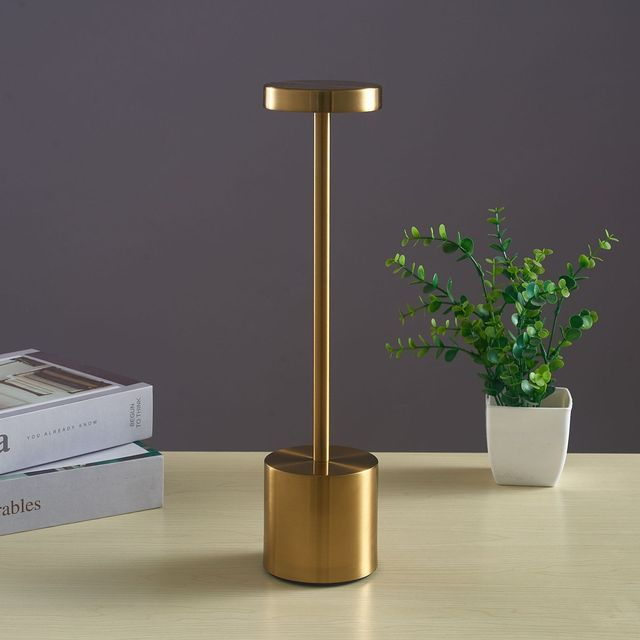 GRANT – IRON LAMP